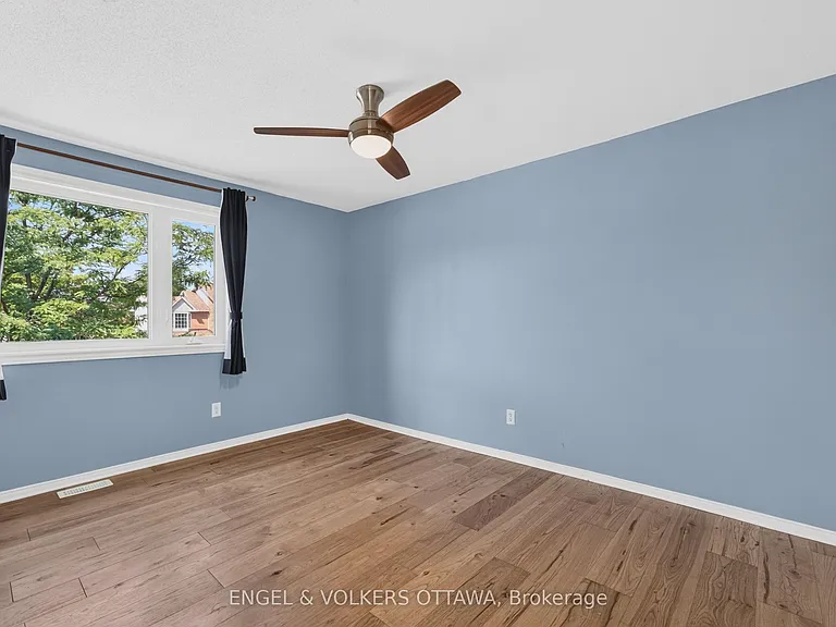 2123 Esprit Dr — Photo 34