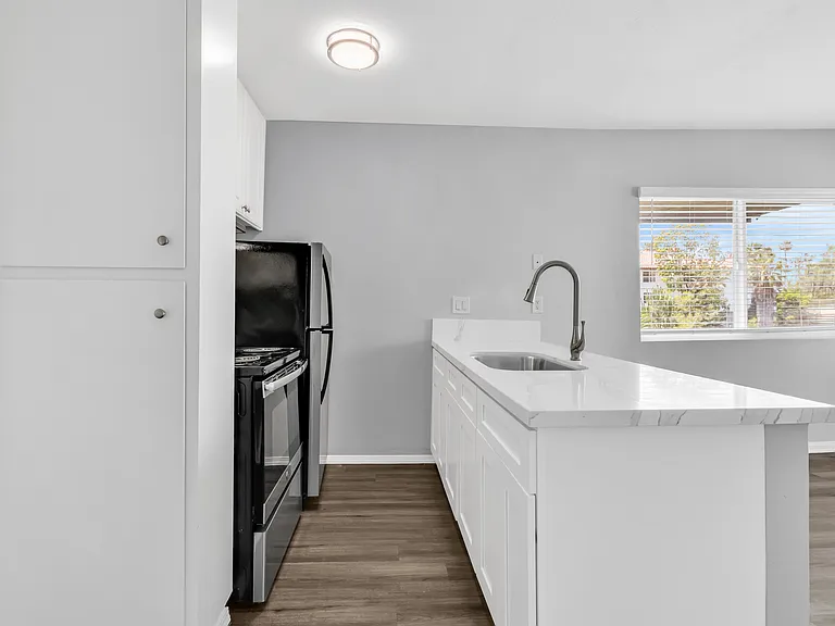 2405 Adams Ave #7 — Photo 10