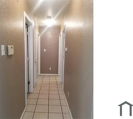 3 bed, 1000 sqft, $1,200 — Photo 3