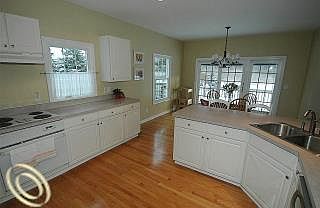 3rd image of 49277 Fox Dr S