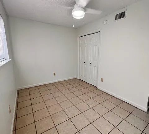 4th image of 3104 Stoneway Dr #204