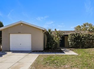 908 Pine Ridge Cir E, Brandon, FL 33511