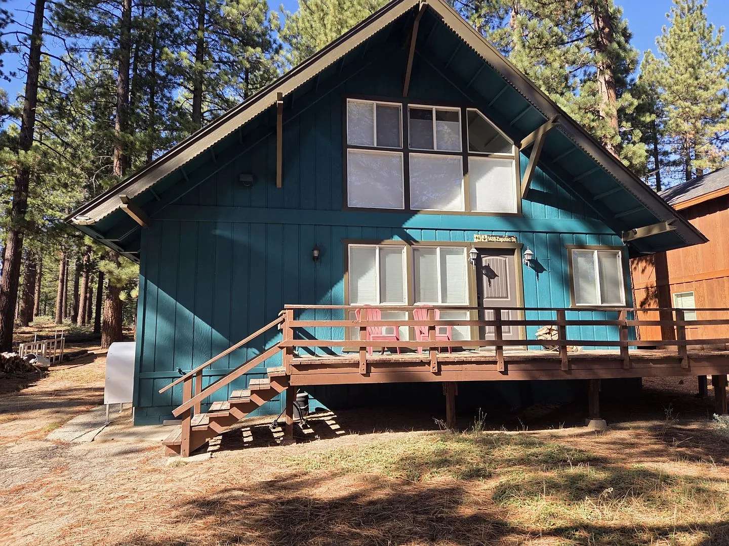 Quiet furnished cabin for ski lease — Photo 1