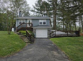 36 Chatham Rd, Hewitt, NJ 07421