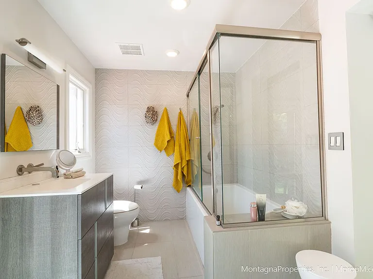 16911 Kennedy Rd — Photo 24