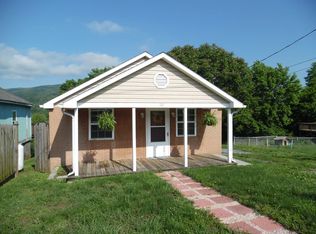 117 Warner St, Narrows, VA 24124