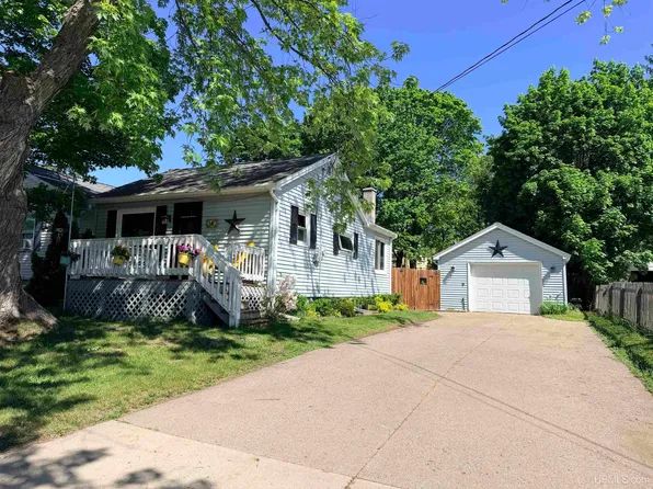 340 Mesnard St, Marquette, MI 49855