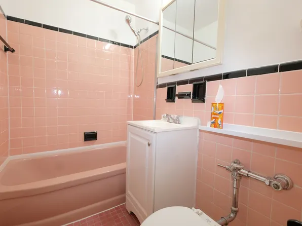 2665 Homecrest Avenue image 8 of 13