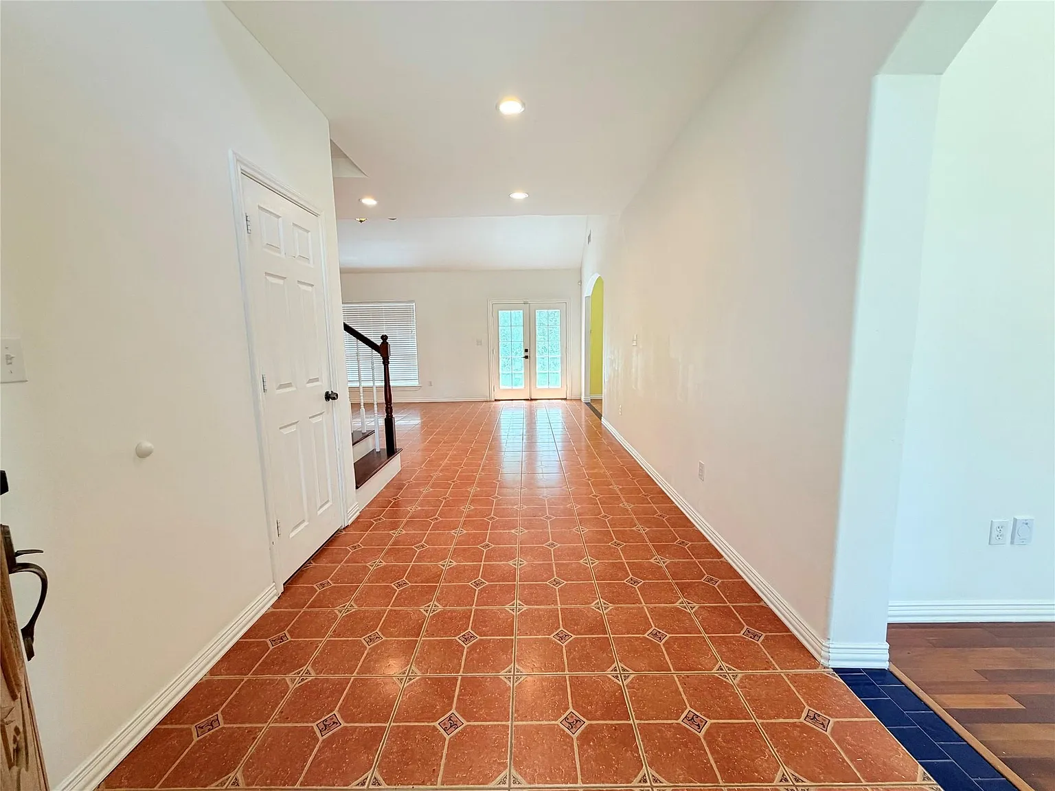 5 bed, 4.5 bath, 3580 sqft, $3,500 — Photo 3