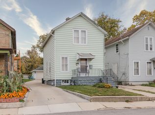 317 Wellington Ave, Elgin, IL 60120