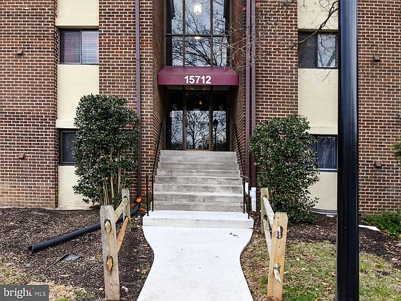 3rd image of 15712 Dorset Rd APT 104