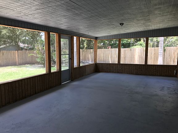 Expansive Porch!