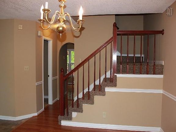 5th image of 403 Boscobel Ct