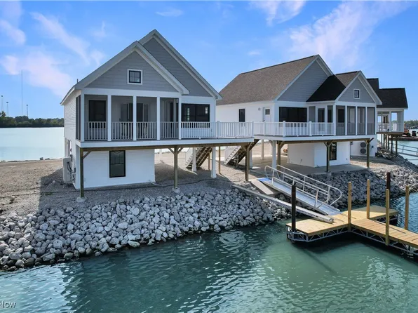 545 W Lakeshore Dr #10, Pt Clinton, OH 43452