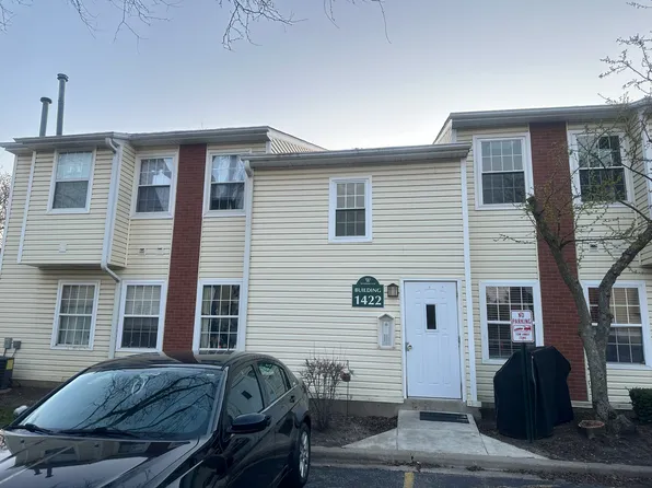 1422 E Wyndham Cir APT 105, Palatine, IL 60074