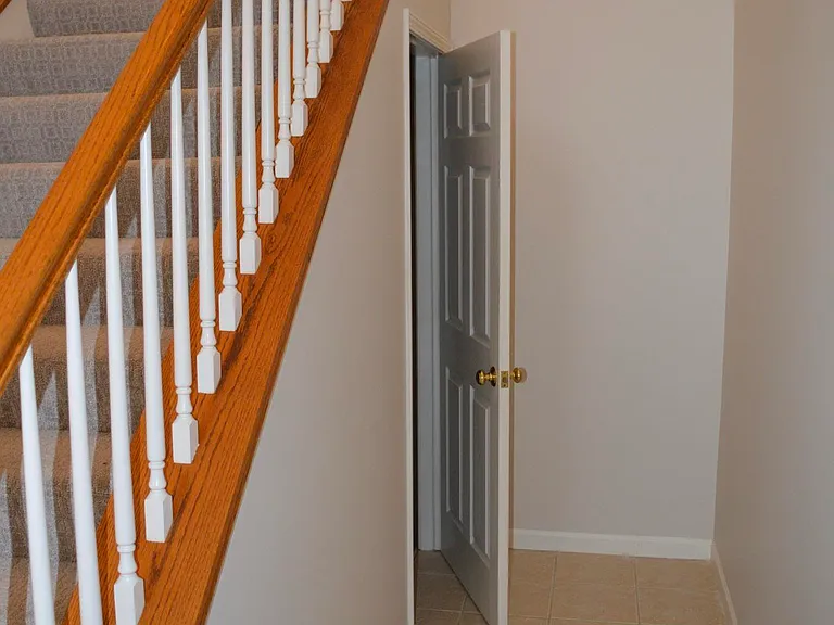 860 Neff Rd — Photo 3