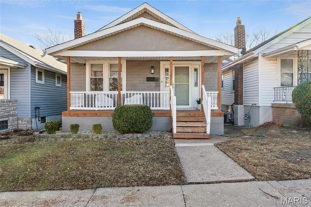2146 Esther Ave photo 1