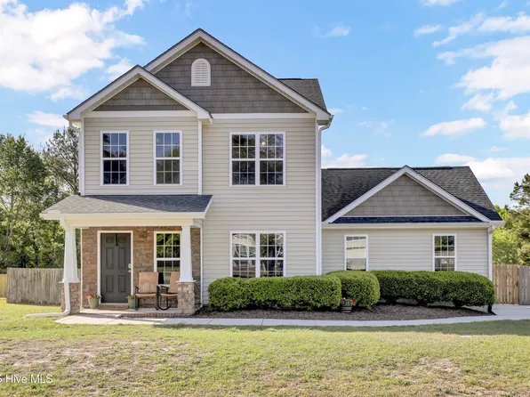 701 Bay Willow Court, Hubert, NC 28539