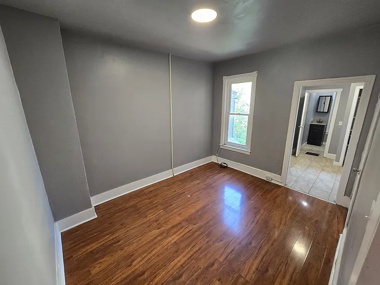 411 Cedar St — Photo 10