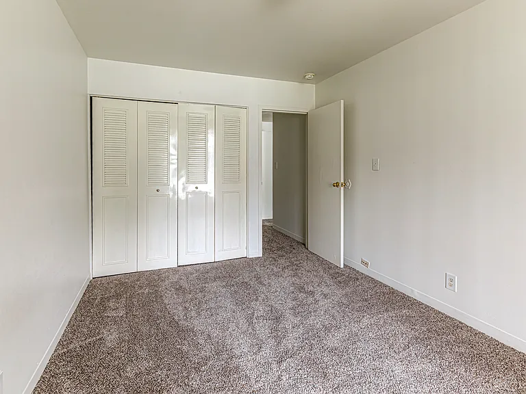 Manor House Apartments — Photo 6