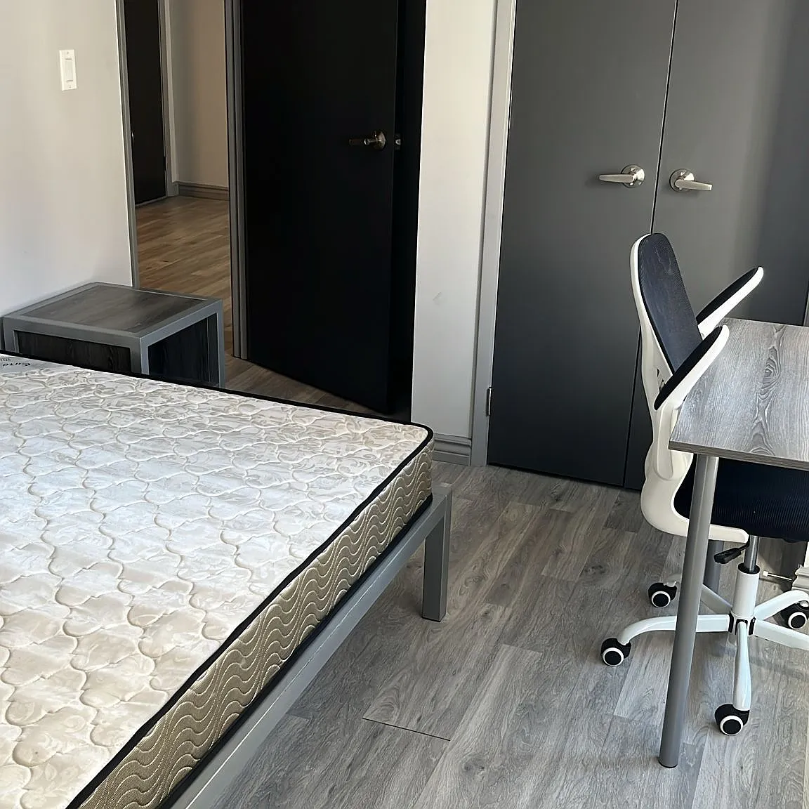 1 bed, $1,200 — Photo 4
