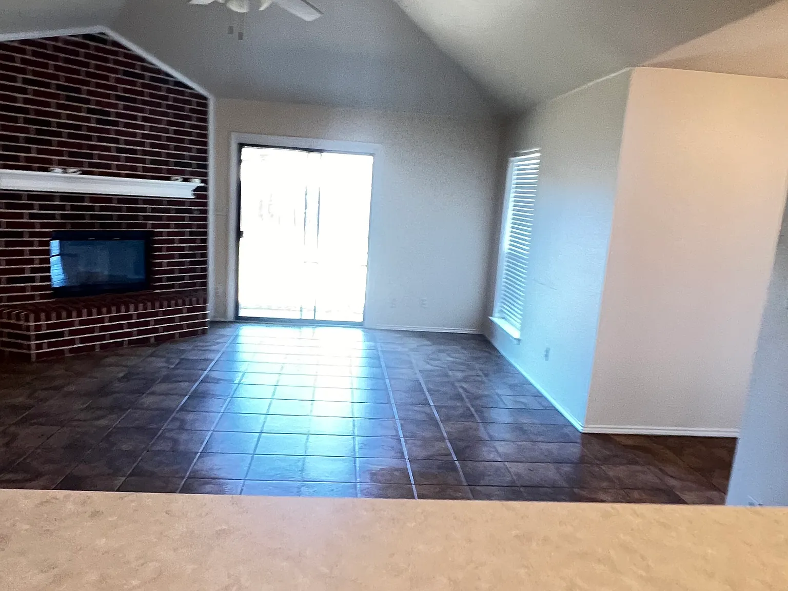 1202 Lindsey Ln — Photo 2