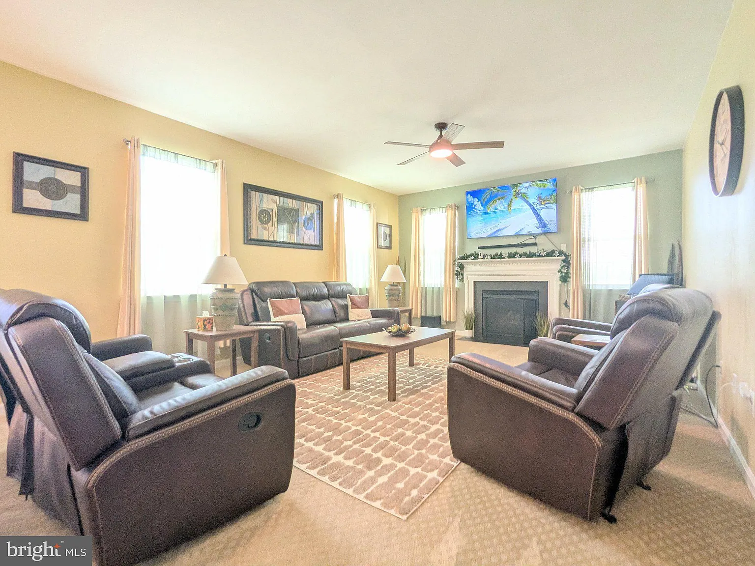 4 bed, 3.5 bath, 4238 sqft, $3,600 — Photo 3