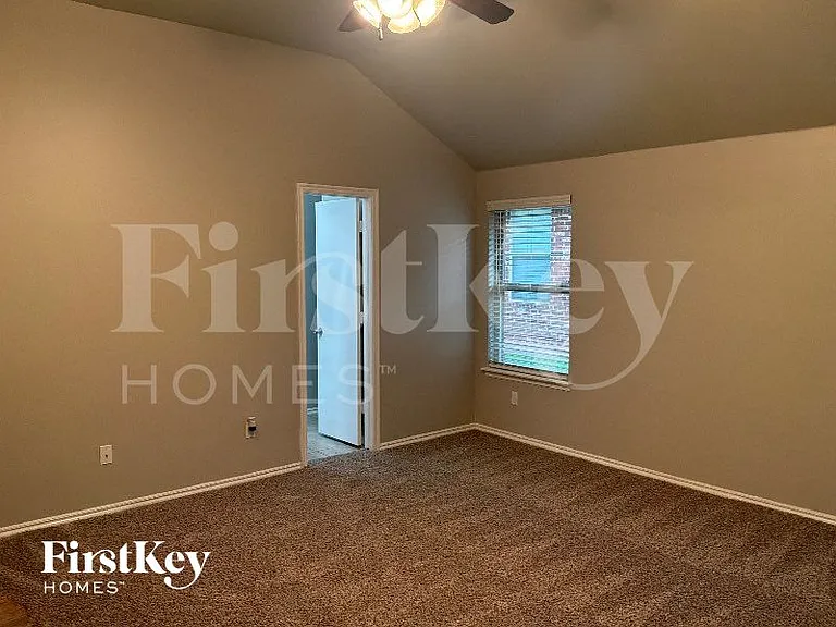 5108 NW 163rd St — Photo 8