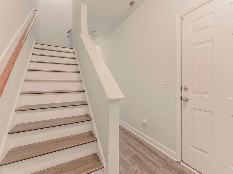 713 Samuel Cary Dr — Photo 31