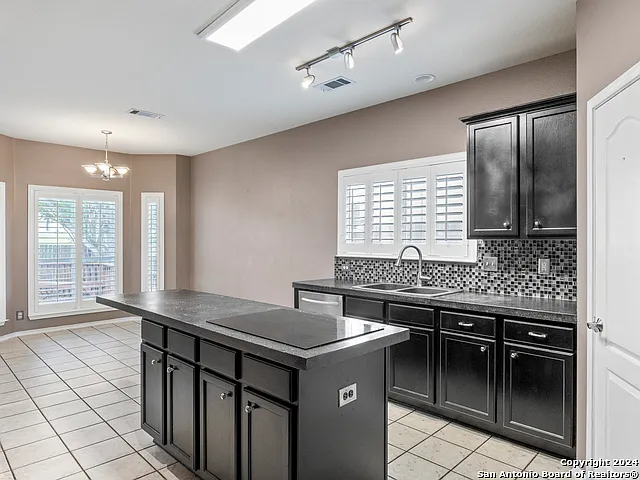 18 Nikita Dr — Photo 13