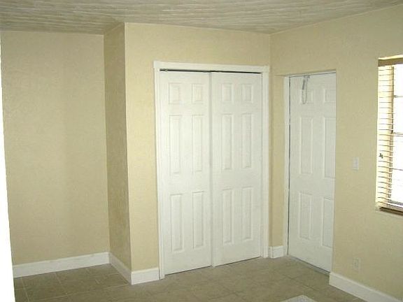 4th image of 837 NE 17th Ter APT 4