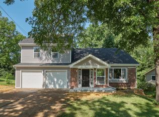 915 Parma Dr, Ballwin, MO 63021