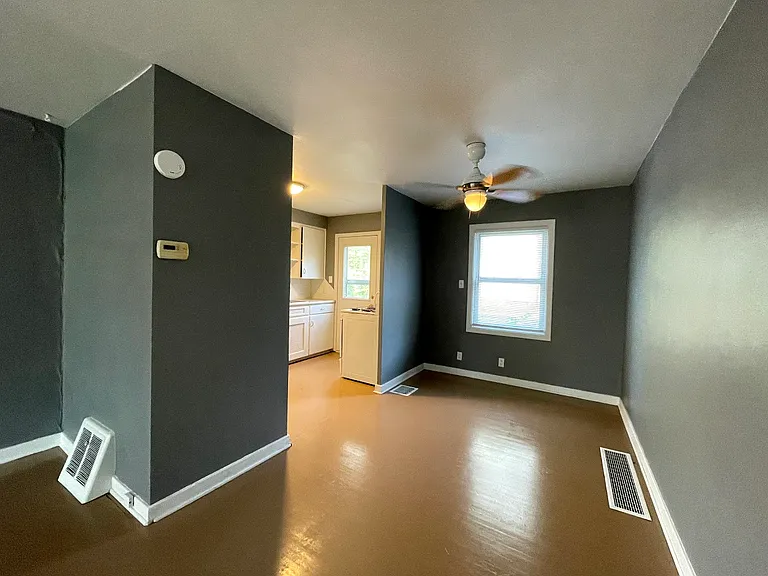 221 Madison St — Photo 3
