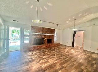 207 Whispering Pines Ct, Hampstead, NC 28443