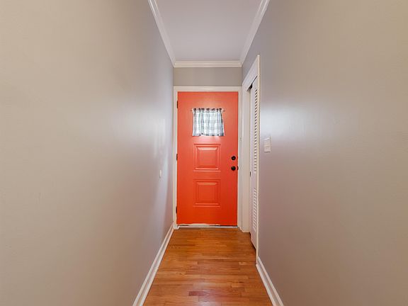 5th image of 308 Hiawatha Trl