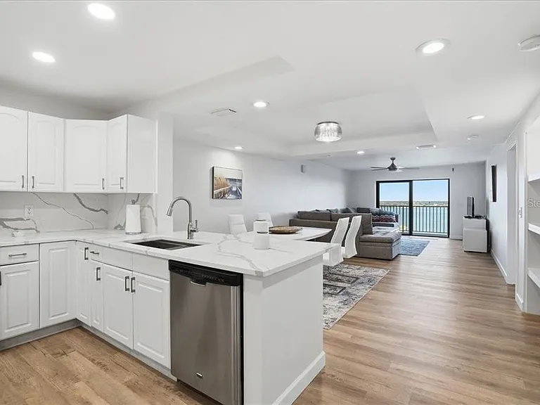 7300 Sun Island Dr S #905 — Photo 4
