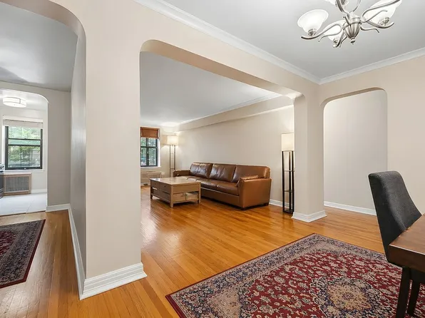 67-35 Yellowstone Blvd APT 2B, Forest Hills, NY 11375