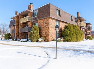 2049 E 45th St #101, Highland, IN 46322