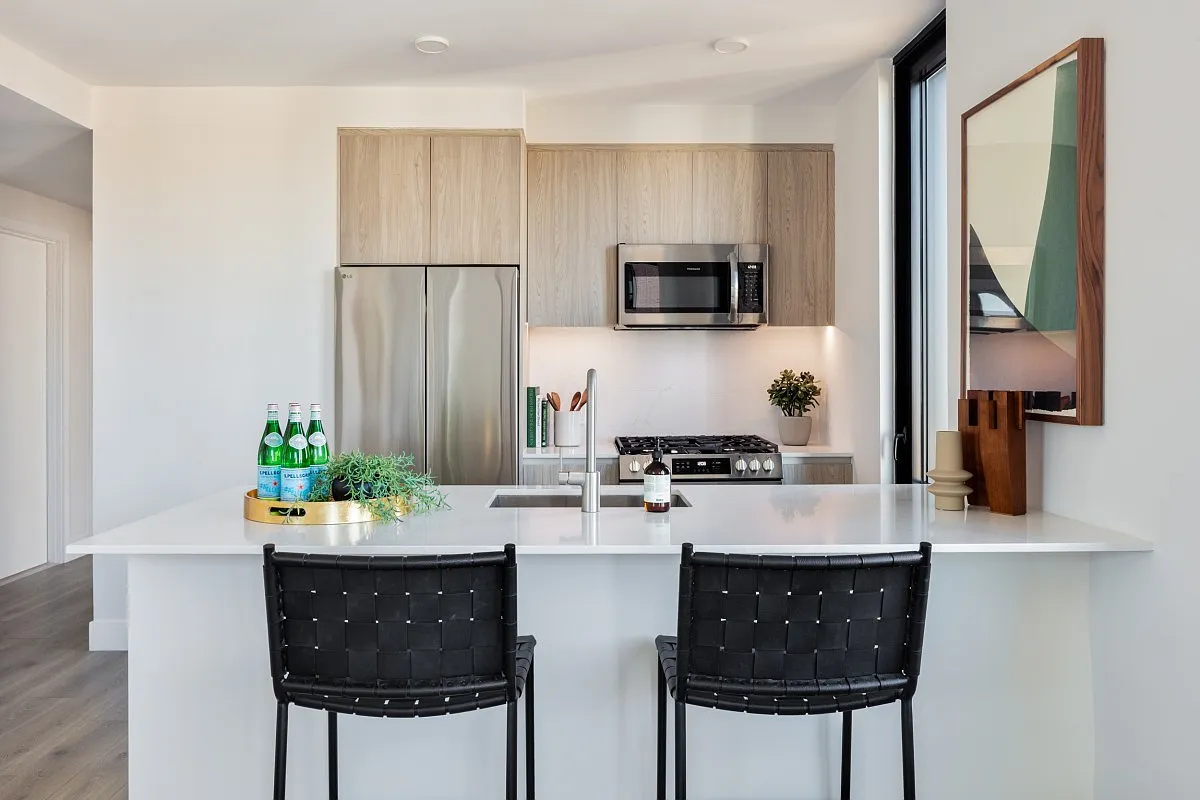 54 Crown Street — Photo 4