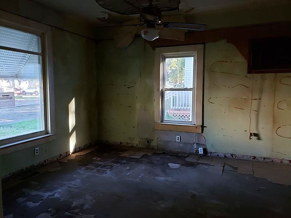 3rd image of 205 East St