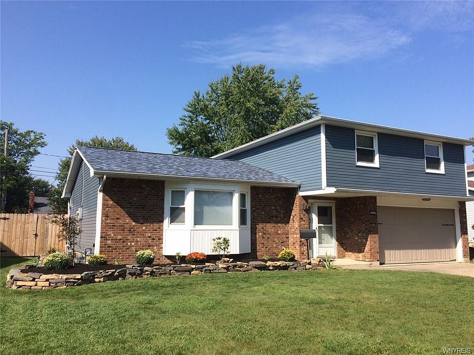 1st image of 225 Macarthur Dr