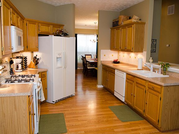 4th image of 3485 Berwick South Dr