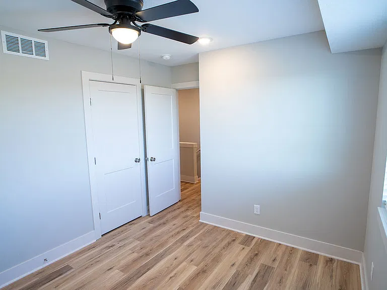 1235 SE 8th Cir — Photo 16