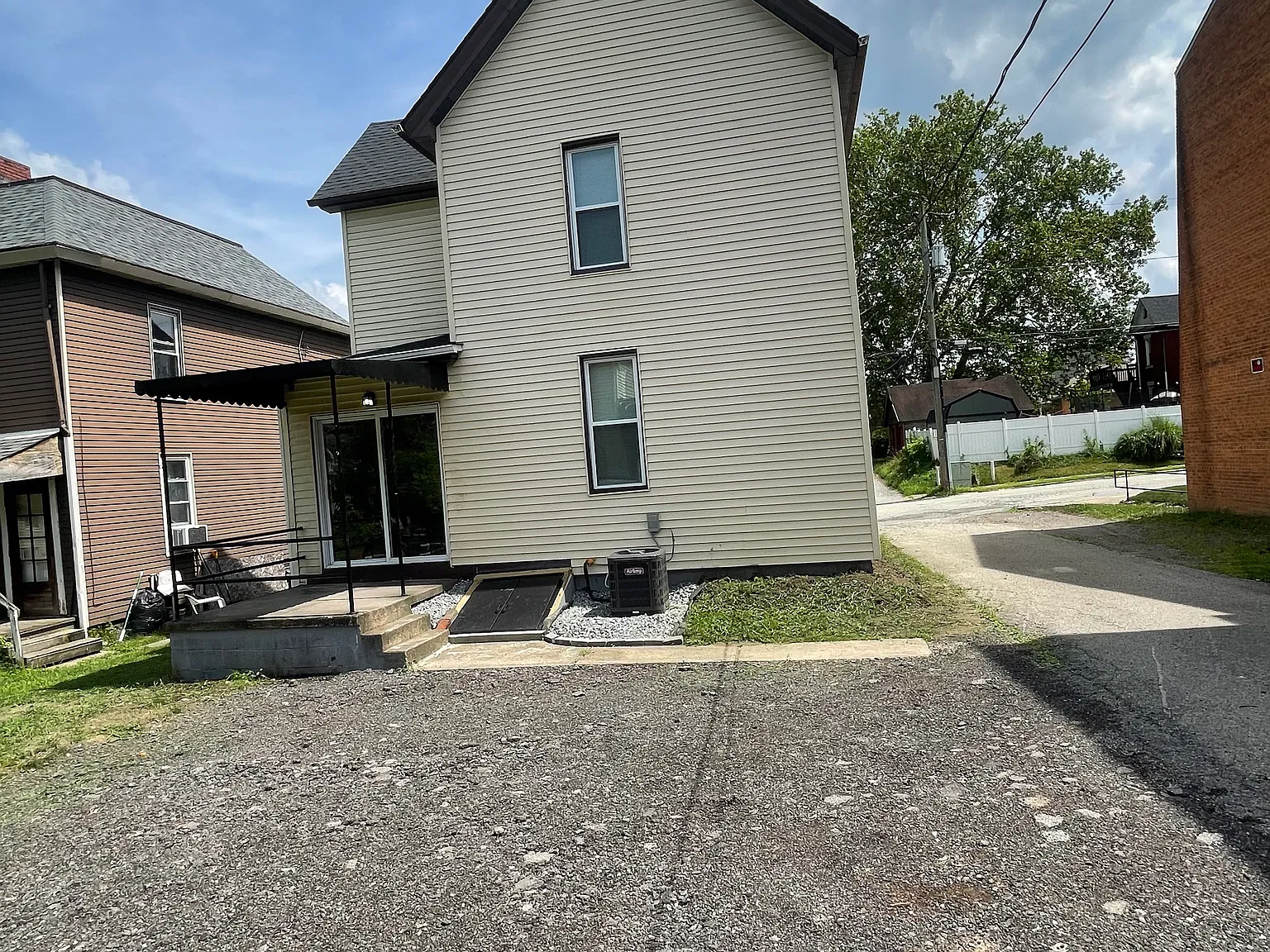 2 bed, 1248 sqft, $1,200 — Photo 2