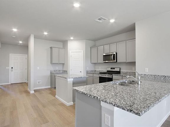 5th image of 2816 Ember Dr
