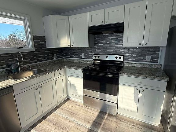 3rd image of 3724 Walnut St #B