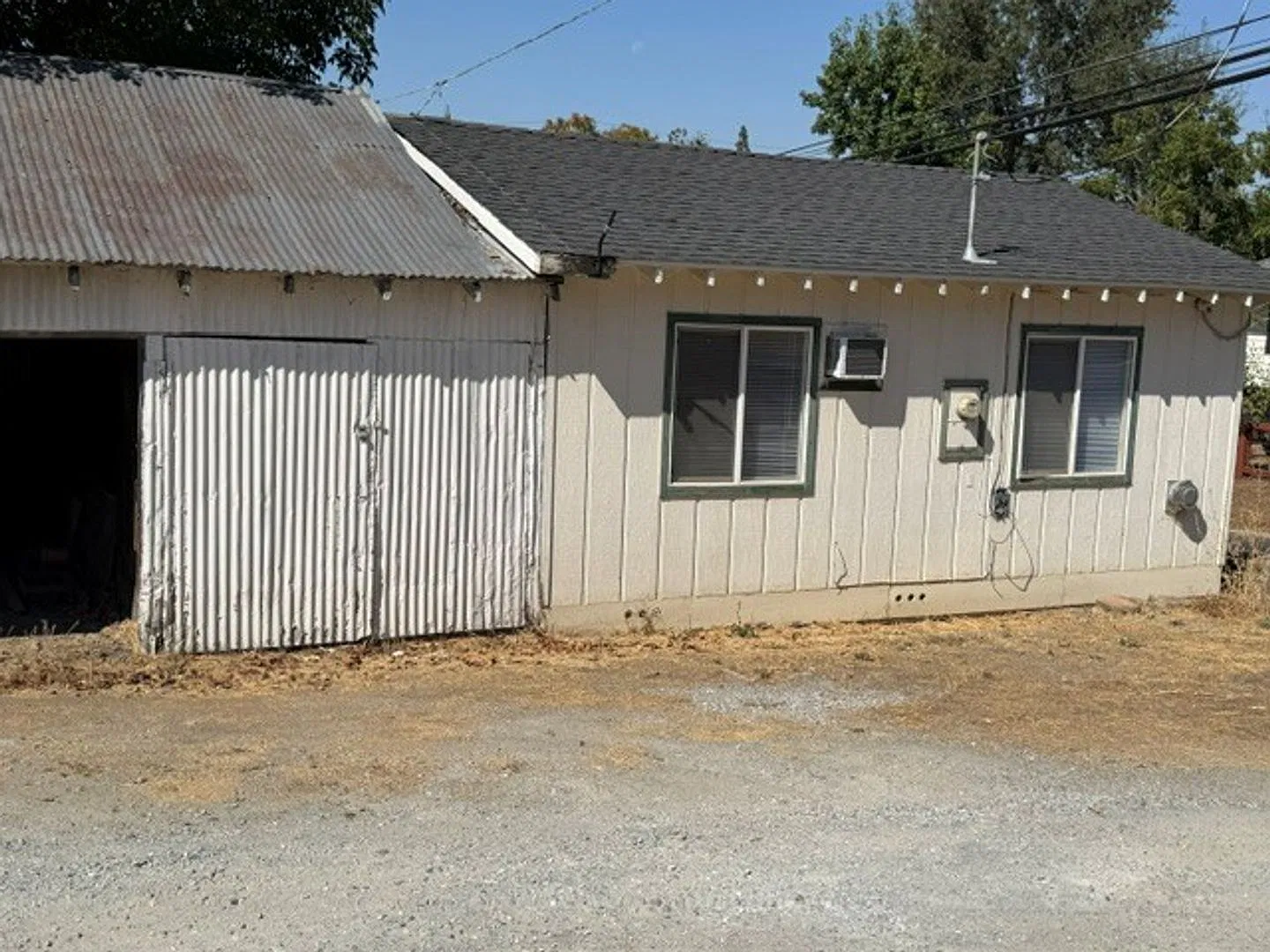 Newly Remodeled 1-Bedroom Cottage in the Heart of Tuolumne — Photo 3