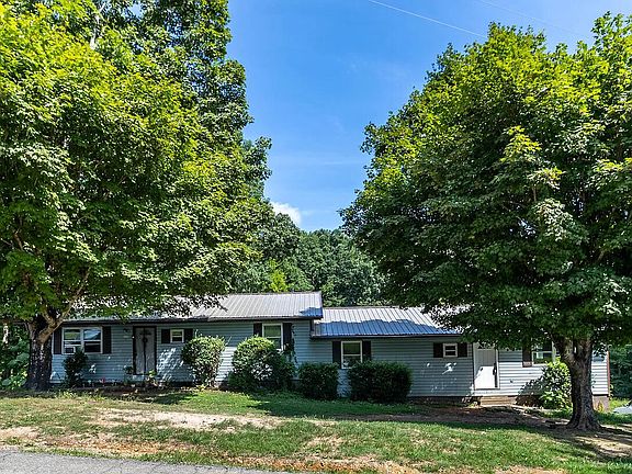 3rd image of 221 Pattie Gap Rd