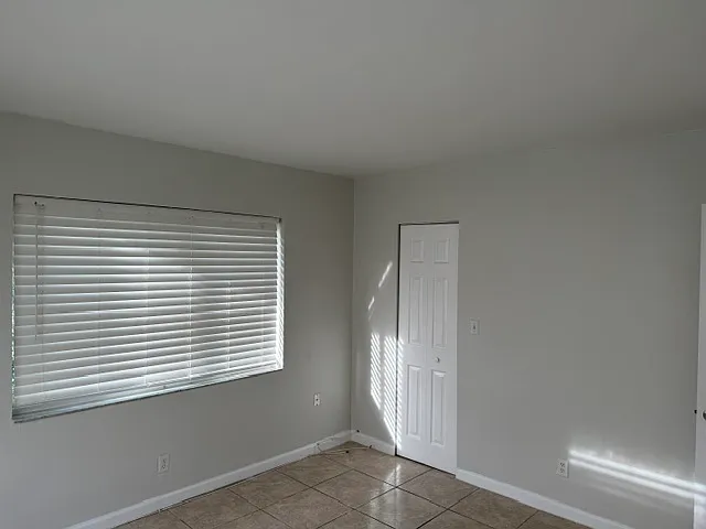 151 SE 6th Ave #16 — Photo 8