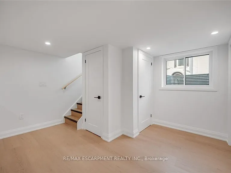 1339 Augustine Dr — Photo 5